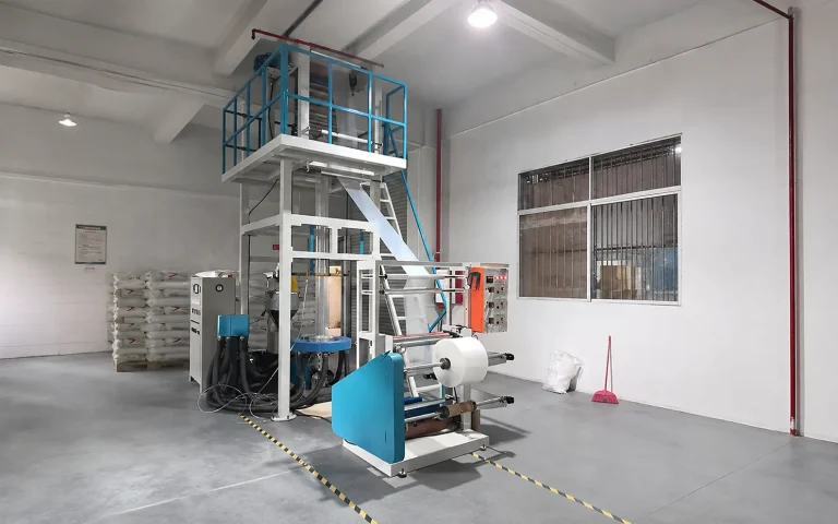 Macchina per l'estrusione del film di soffiaggio in plastica per la produzione stabile della linea di film